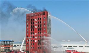 18歲消防員救下18歲輕生少年 中國高層、超高層建筑火災消防救援裝備發展現狀