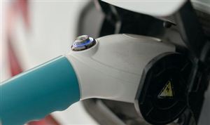 中國磷酸鐵鋰電池行業(yè)市場調(diào)研 未來將保持快速增長態(tài)勢