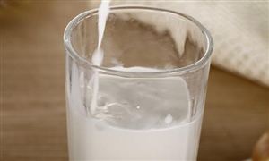 中國(guó)老年人口數(shù)量攀升需求增加 中老年奶粉市場(chǎng)前景廣闊