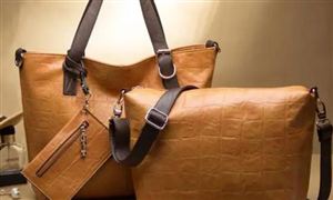 箱包行業電商化大勢所趨 中國皮具箱包產業現狀及未來發展趨勢分析