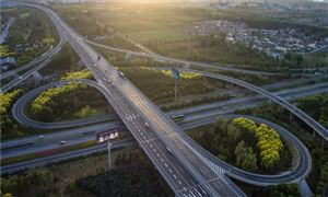 交通運輸部：昨日全國高速公路貨車通行671.75萬輛 高速公路的最新消息