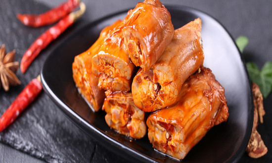 百億龍頭周黑鴨爆雷 鹵制品行業市場分析