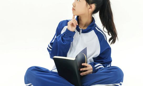 2023年中國學生校服行業市場全面分析