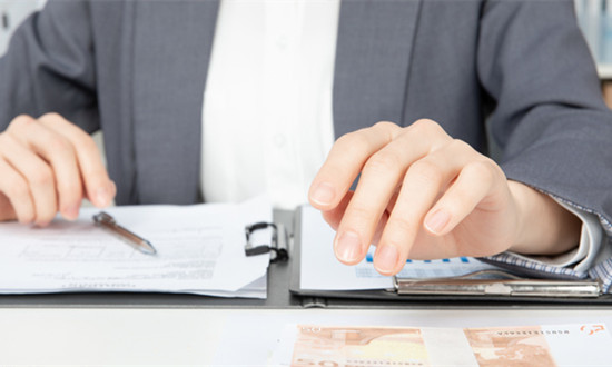 2022年城鎮單位就業人員工資水平保持增長 工資管理系統行業發展分析