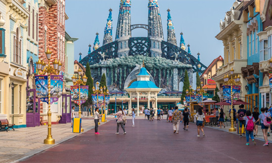 主題樂園、城市夜游等新興旅游業復蘇 游樂類主題公園行業發展分析