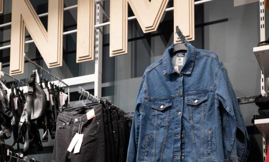 2023年牛仔服裝行業(yè)市場(chǎng)發(fā)展現(xiàn)狀分析：預(yù)計(jì)到2025年將達(dá)到約650億美元