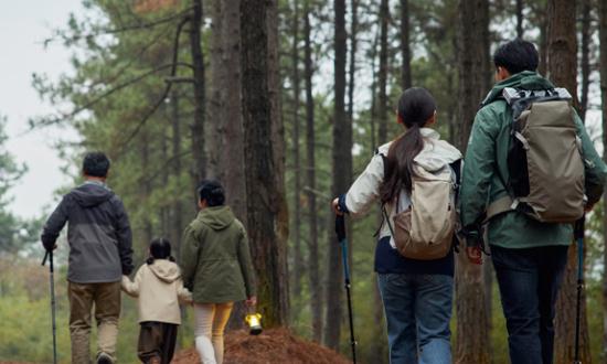 沖鋒衣銷量猛漲 40歲以下消費(fèi)者占比達(dá)75%