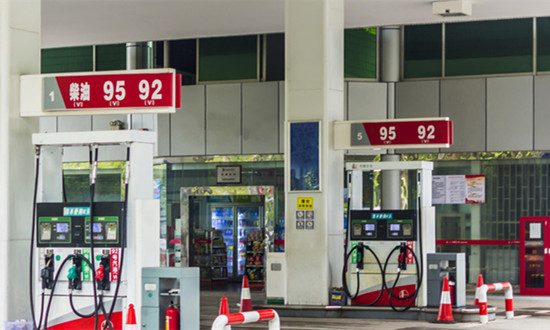 杭州加油站已進化到機器人加油 加油站行業未來市場前瞻分析