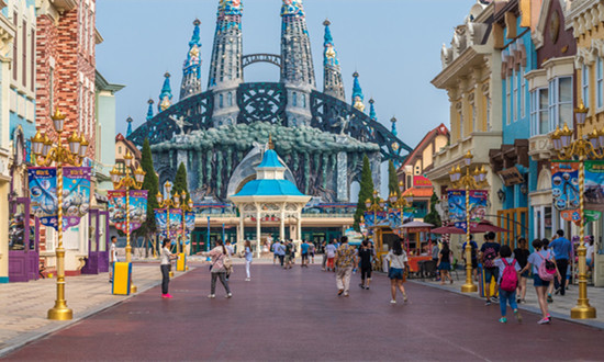 主題公園“煥新”沖刺2024開門紅 游樂類主題公園行業未來投資分析