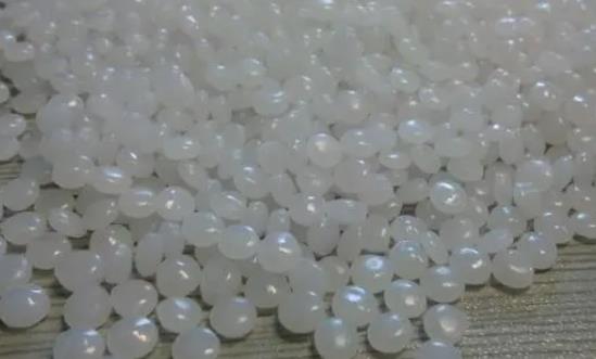 聚乙烯產(chǎn)業(yè)發(fā)展研究報(bào)告：2023年聚乙烯每月進(jìn)口維持百萬(wàn)噸級(jí)別