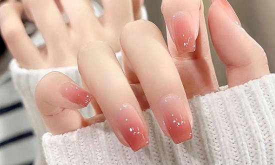 美甲行業市場深度分析與消費趨勢2024
