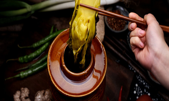 酸菜為何占據(jù)東北餐桌C位? 酸菜行業(yè)市場深度調(diào)研分析