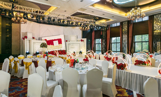 近八成受訪青年支持舉辦極簡(jiǎn)婚禮 婚宴酒席行業(yè)發(fā)展現(xiàn)狀及面臨的挑戰(zhàn)分析