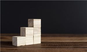 2024年商業(yè)店裝與展陳行業(yè)市場發(fā)展現(xiàn)狀及未來發(fā)展前景趨勢分析