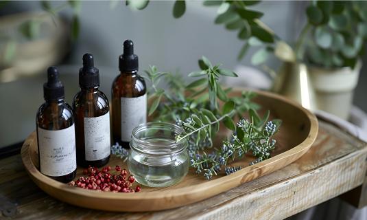 中國天然植物精油行業(yè)發(fā)展前景及細分行業(yè)分析：芳香療法領域產(chǎn)業(yè)市場廣闊