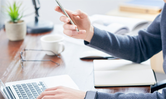 折疊屏手機呈快速增長態勢 折疊屏手機行業市場深度分析2024