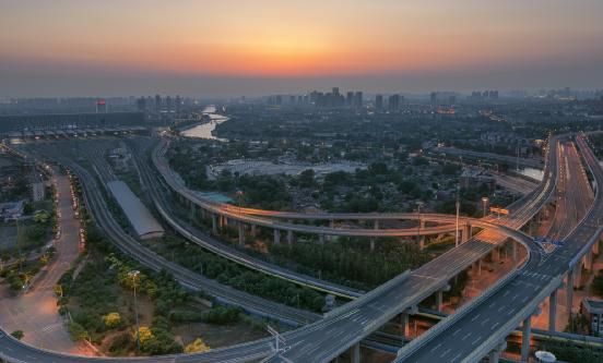 交通運輸行業(yè)發(fā)展研究 我國去年跨區(qū)域人員流動量同比增長30.7%