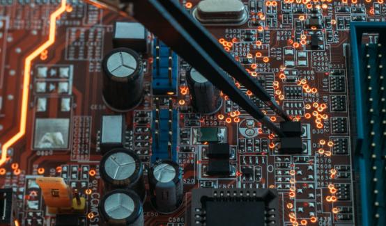 2025中國電子元件行業：技術革命浪潮下，企業“十五五”投資戰略的破局之道