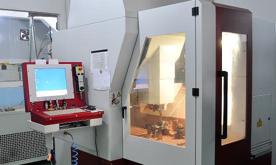 中國金屬切削機床行業(yè)發(fā)展現(xiàn)狀與產(chǎn)業(yè)鏈分析